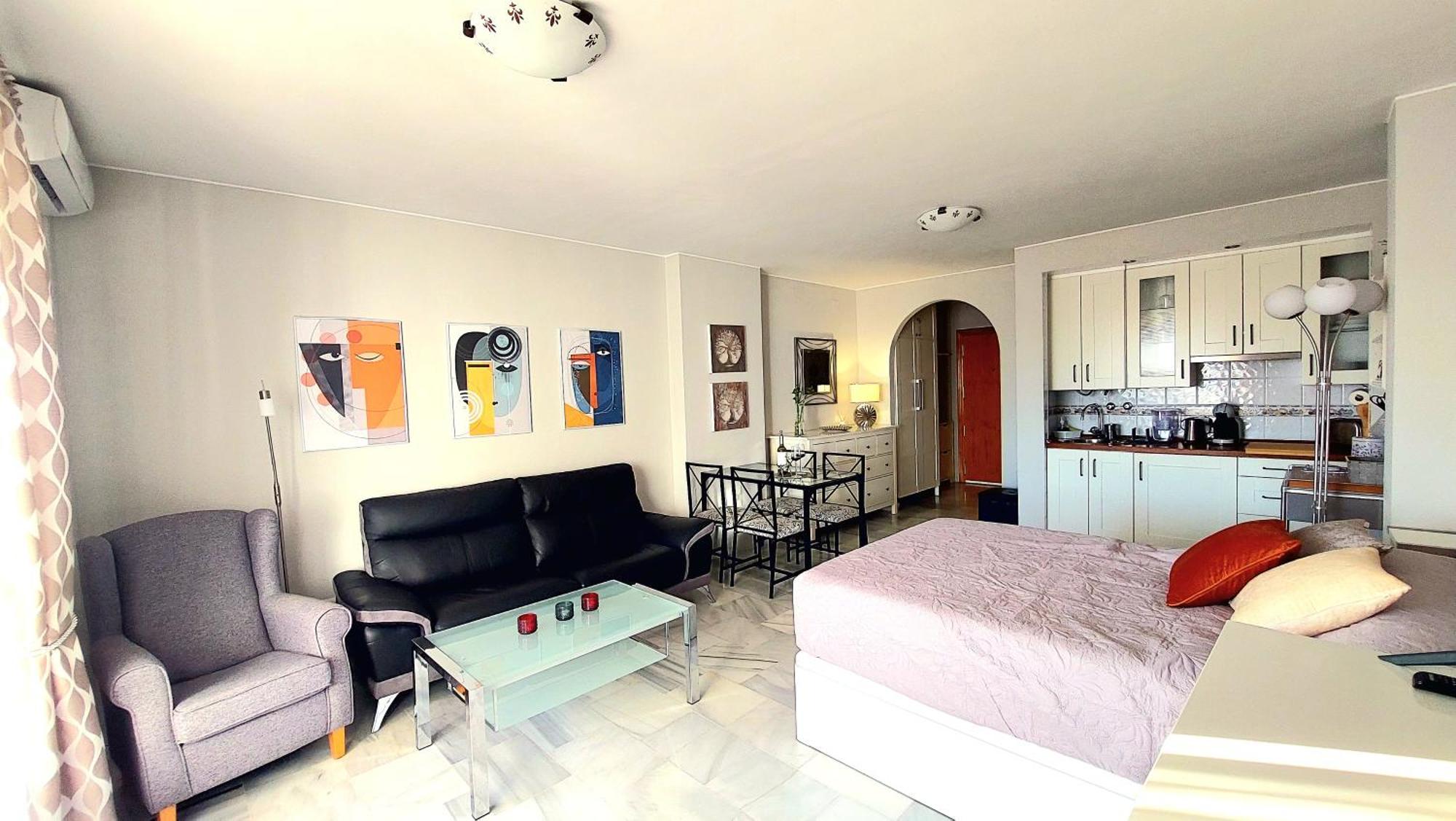 Estudio Pasodoble. Pueblo Evita Benalmádena Exteriér fotografie